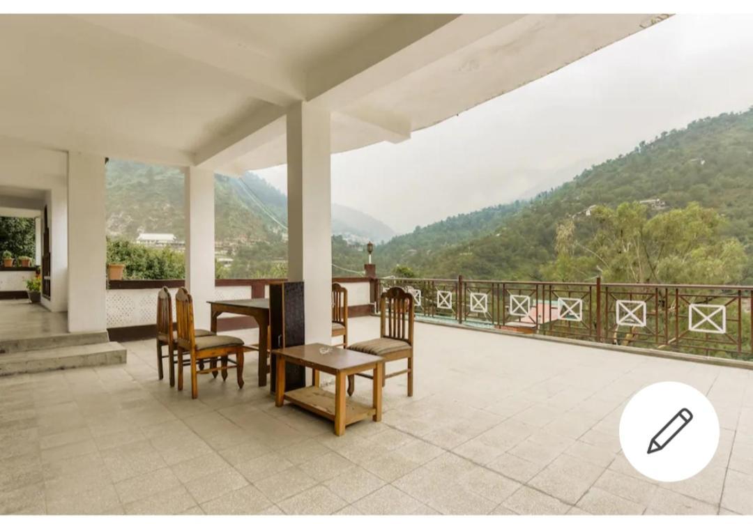 Tirthan Crest Homestay Banjar Ngoại thất bức ảnh