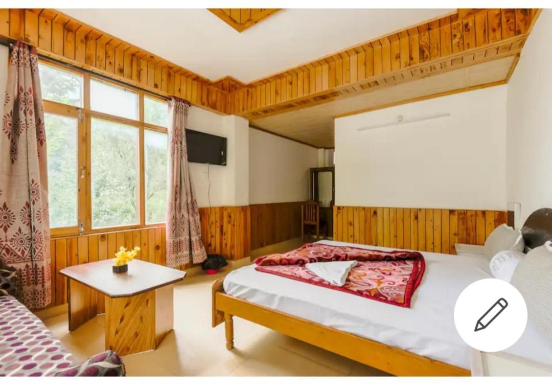 Tirthan Crest Homestay Banjar Ngoại thất bức ảnh