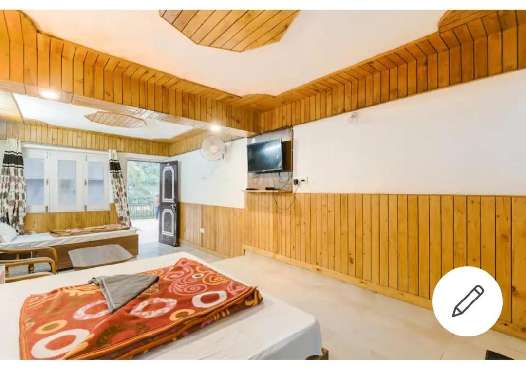 Tirthan Crest Homestay Banjar Ngoại thất bức ảnh