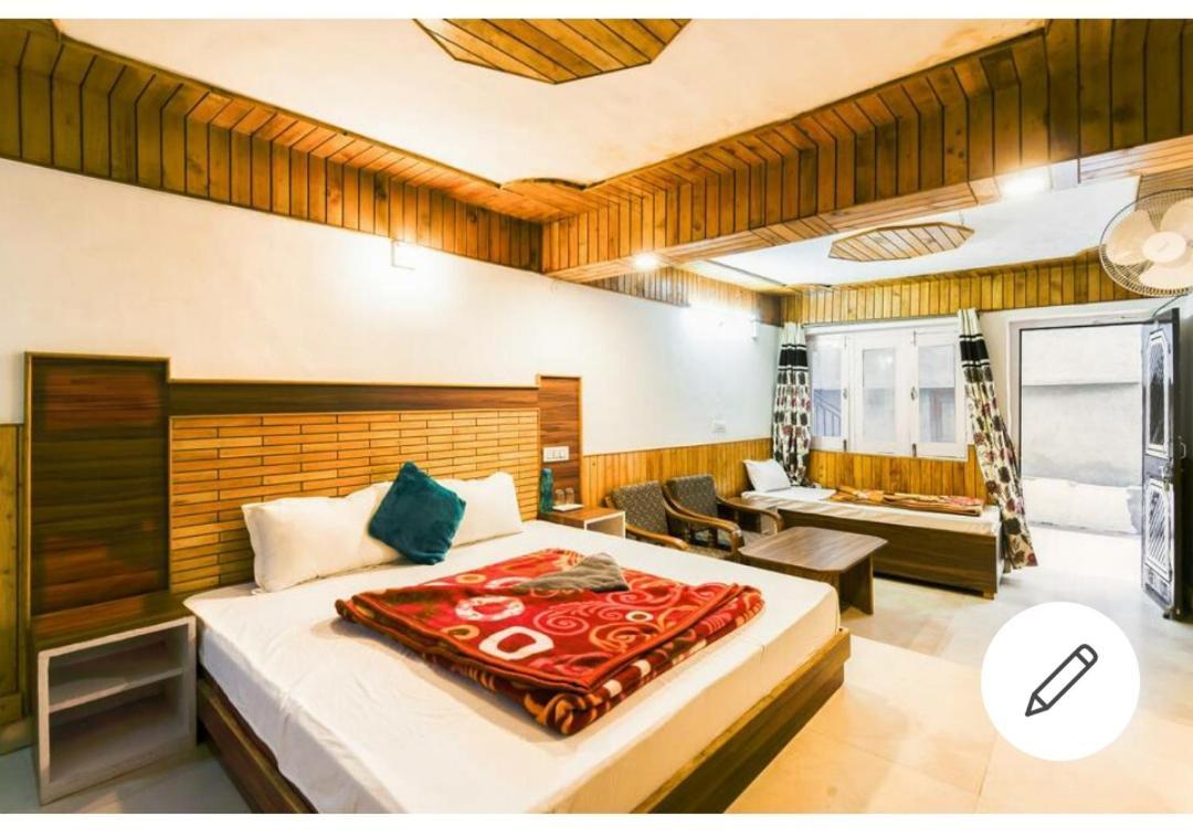 Tirthan Crest Homestay Banjar Ngoại thất bức ảnh