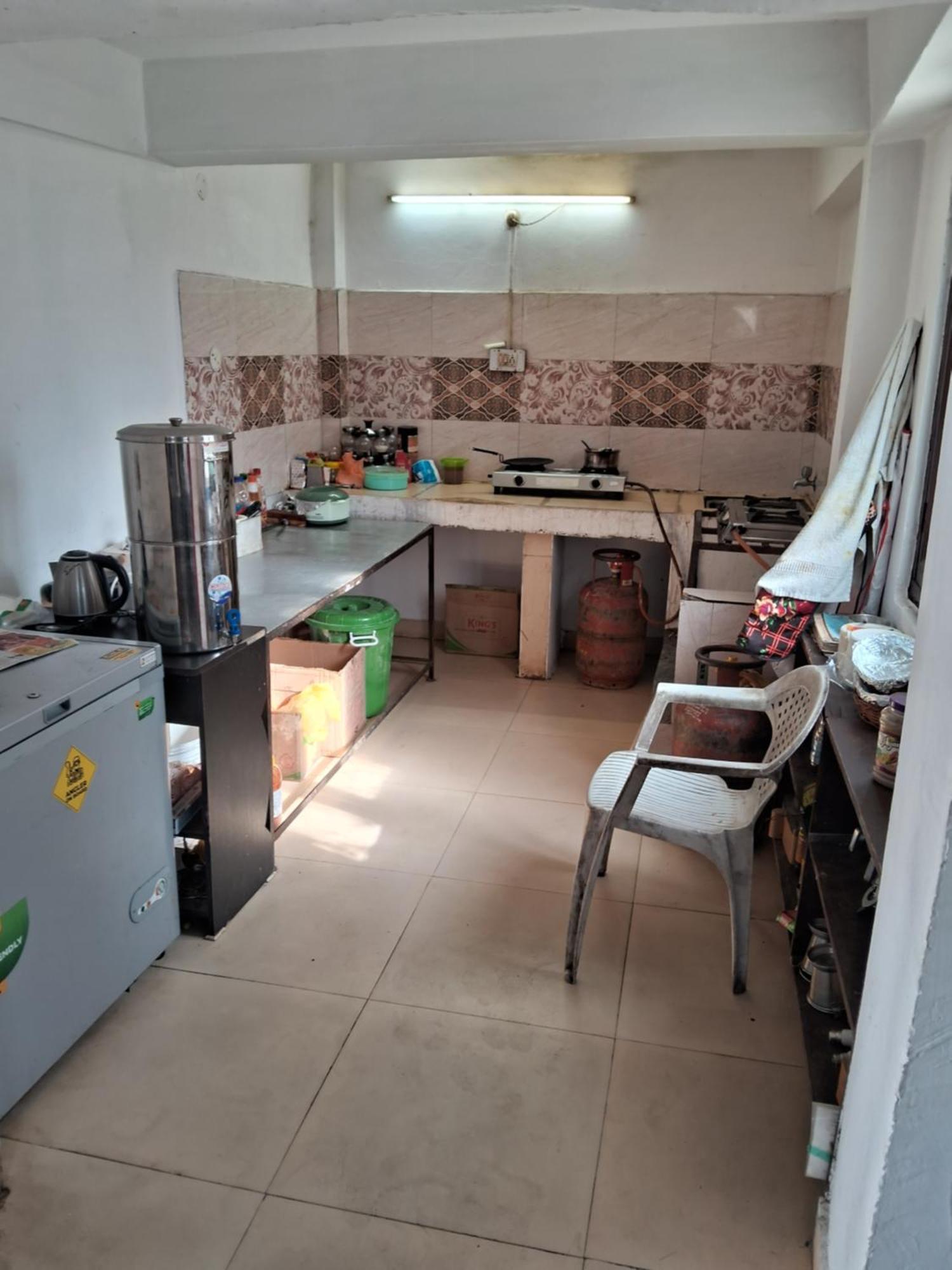 Tirthan Crest Homestay Banjar Ngoại thất bức ảnh